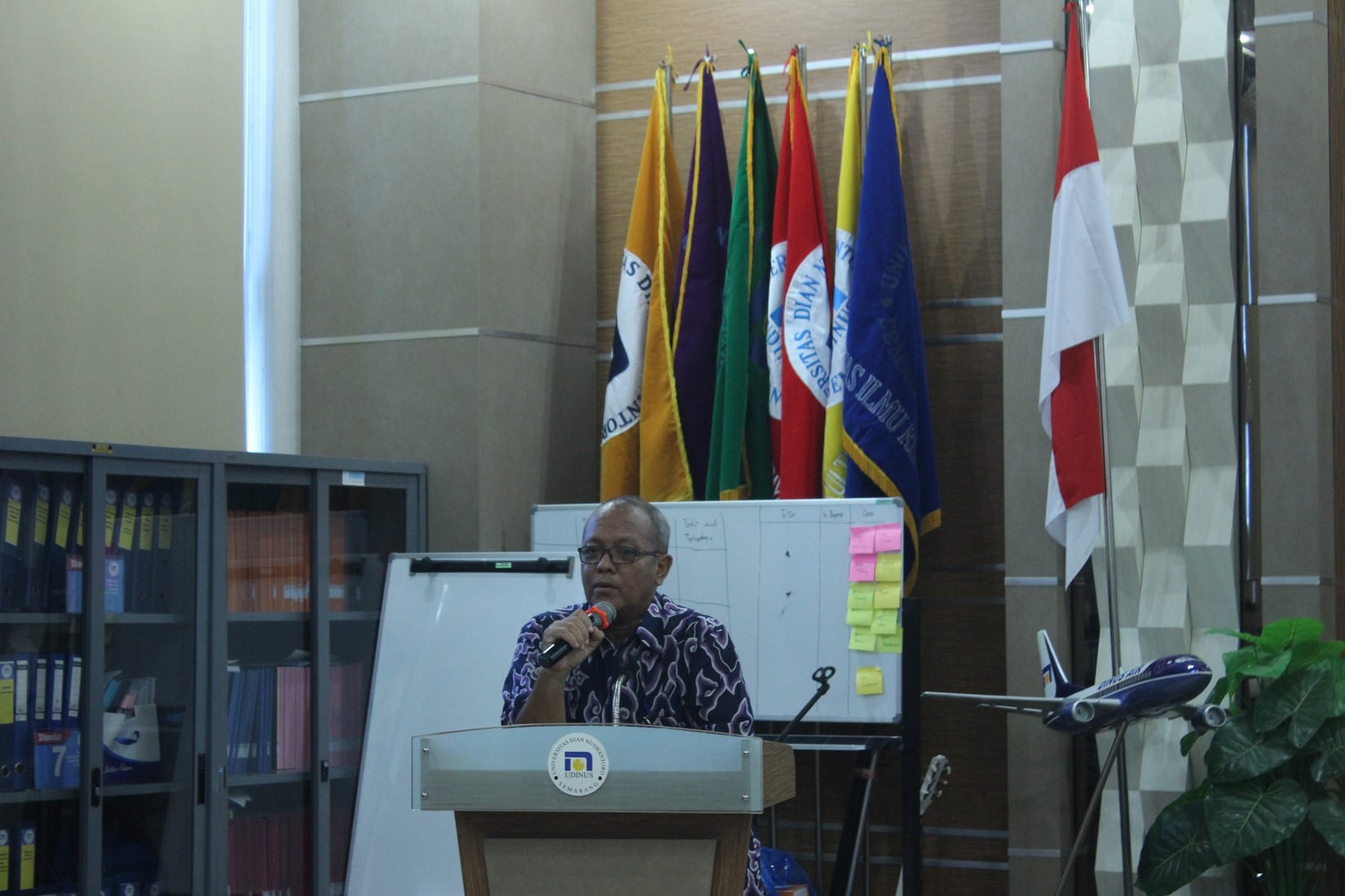 Hari 1- Sambutan Opening Ceremony oleh Dekan FEB Udinus yaitu Prof. Vincent Didiek Wiet Aryanto MBA, Ph.D